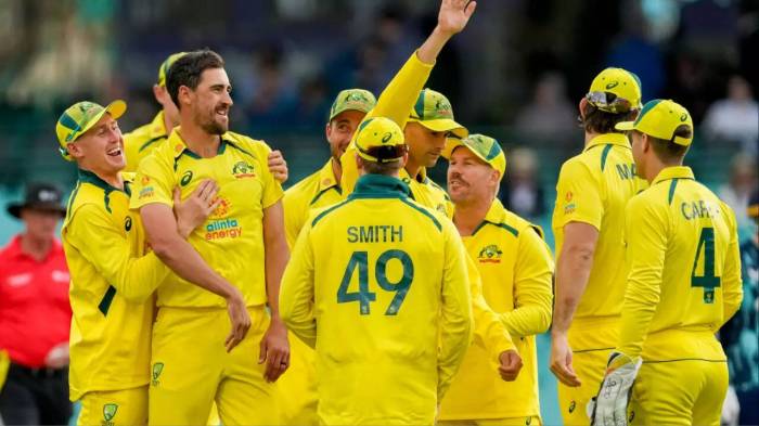 Root finally makes century in Australia and late burst gives England edge after Starc salvo