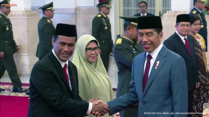 Prabowo Anugerahkan Bintang Jasa Utama ke Mentan Amran Sulaiman